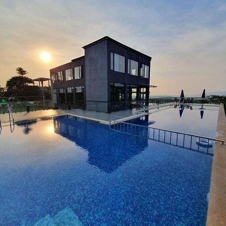 Paraiso Resort & Club Igatpuri Exteriör bild