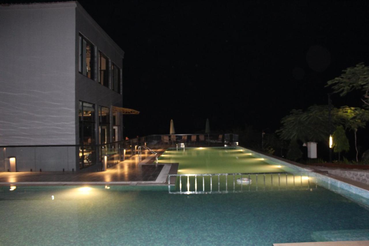 Paraiso Resort & Club Igatpuri Exteriör bild