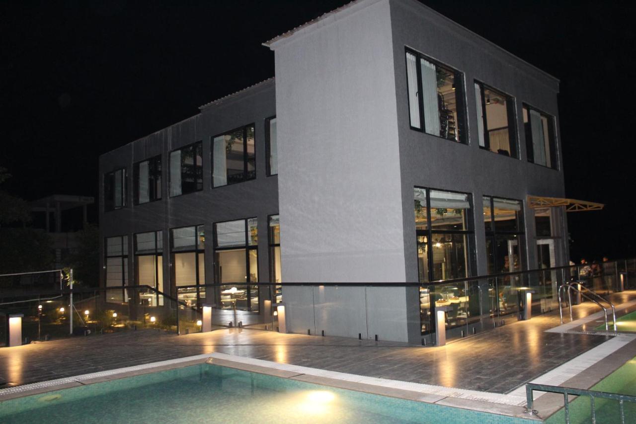Paraiso Resort & Club Igatpuri Exteriör bild