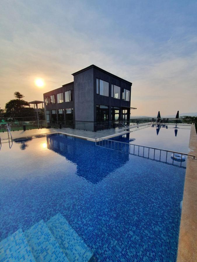Paraiso Resort & Club Igatpuri Exteriör bild